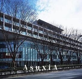 表参道ヒルズゼルコバテラスW