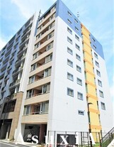 クリストファーヒルズ