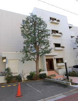 エイティハウス