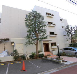 エイティハウス