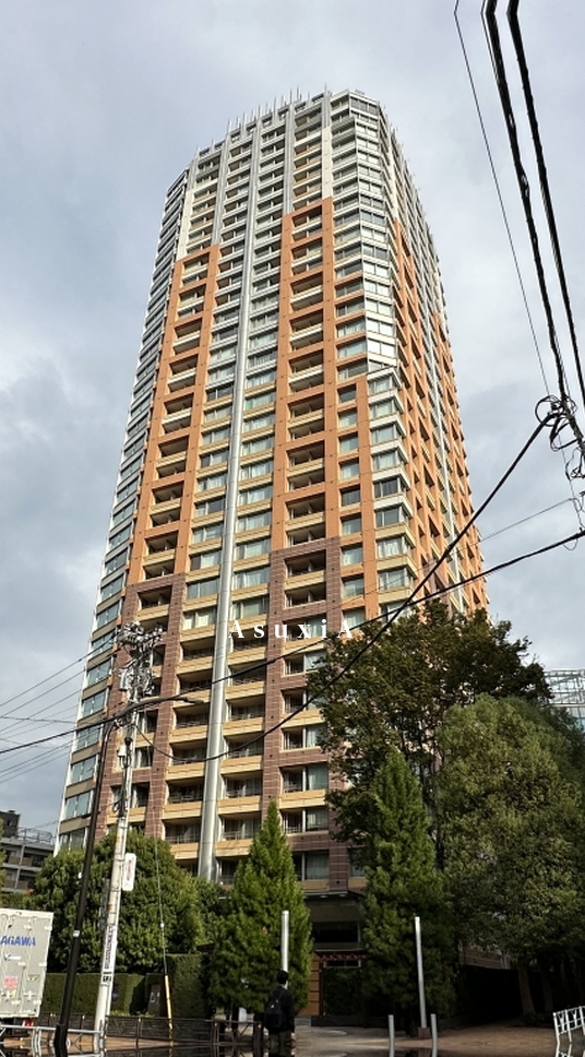 青山パークタワー