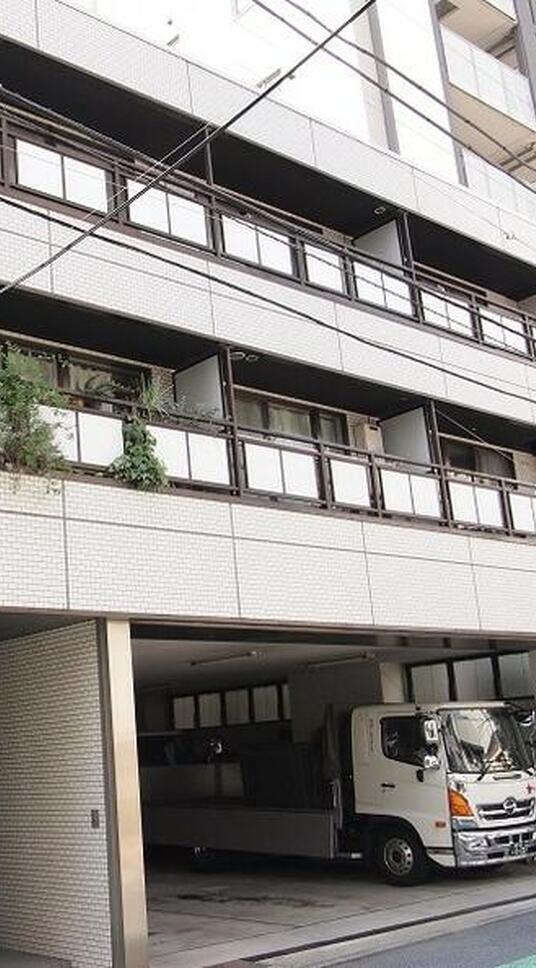 白金スタービル