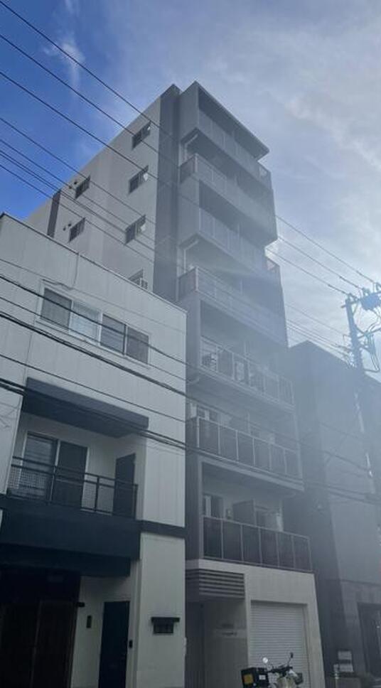 エストゥルースプラス三ノ輪