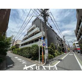 J.リヴェール学芸大学