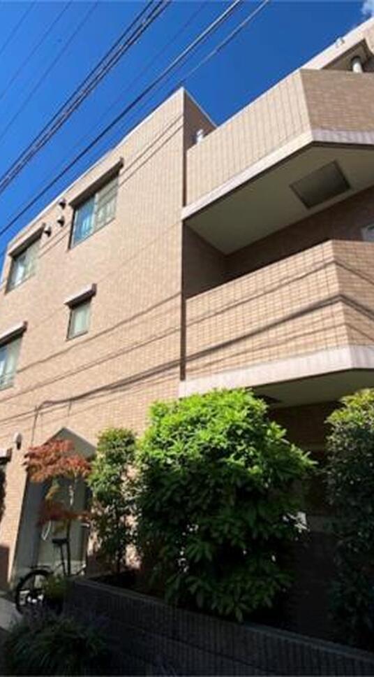 アヴィターレ目黒