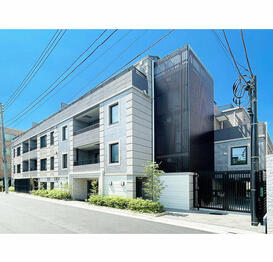 La Perla Ichigaya-Sadoharacho