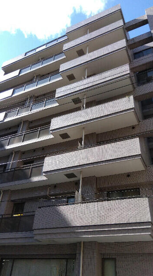 クインズコート新宿