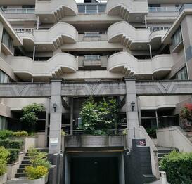 ステイタス志村坂上