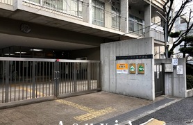 西新宿中学校