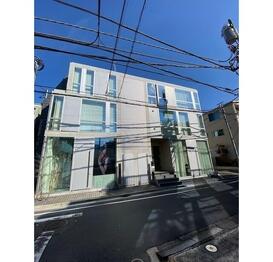 ESCENARIO OMOTESANDO