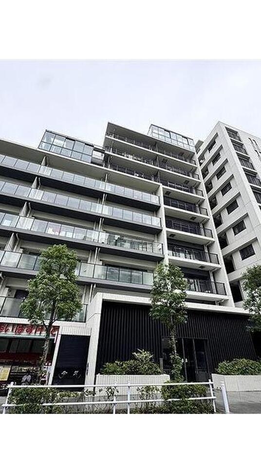 スカイティアライースト