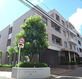 ローレルフラット